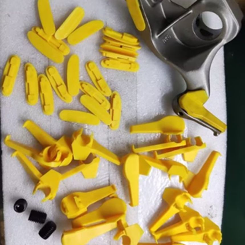 Rengaskoneen muovinen asennuspää naarmujen estoon, ST-1236IT